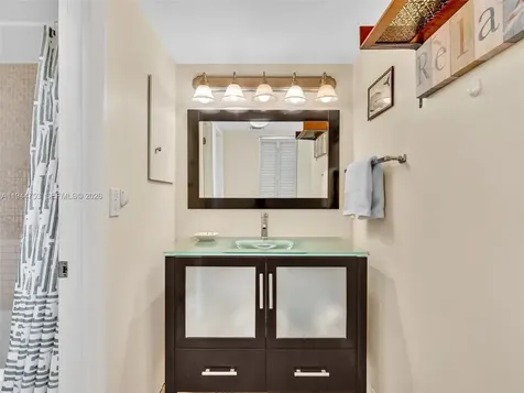 20400 W Country Club Drive Aventura FL 33180