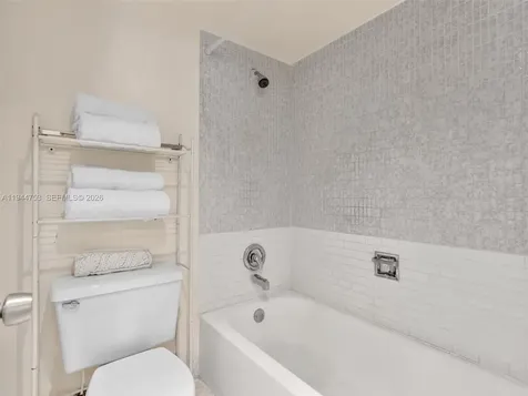 20400 W Country Club Drive Aventura FL 33180