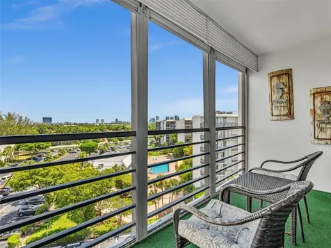 20400 W Country Club Drive Aventura FL 33180