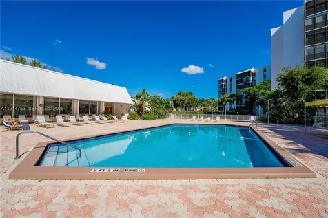 20400 W Country Club Drive Aventura FL 33180