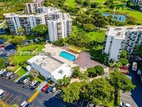 20400 W Country Club Drive Aventura FL 33180