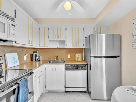 20400 W Country Club Drive Aventura FL 33180