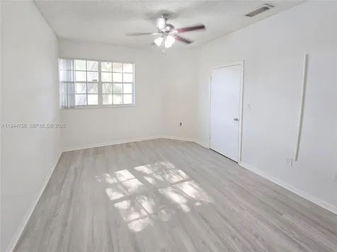 2331 NW 96th Terrace Pembroke Pines FL 33024