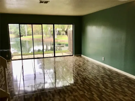 4722 NW 82nd Avenue Lauderhill FL 33351