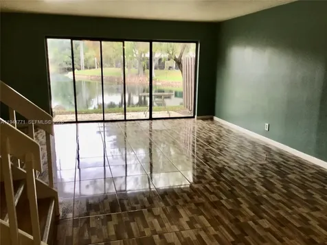 4722 NW 82nd Avenue Lauderhill FL 33351