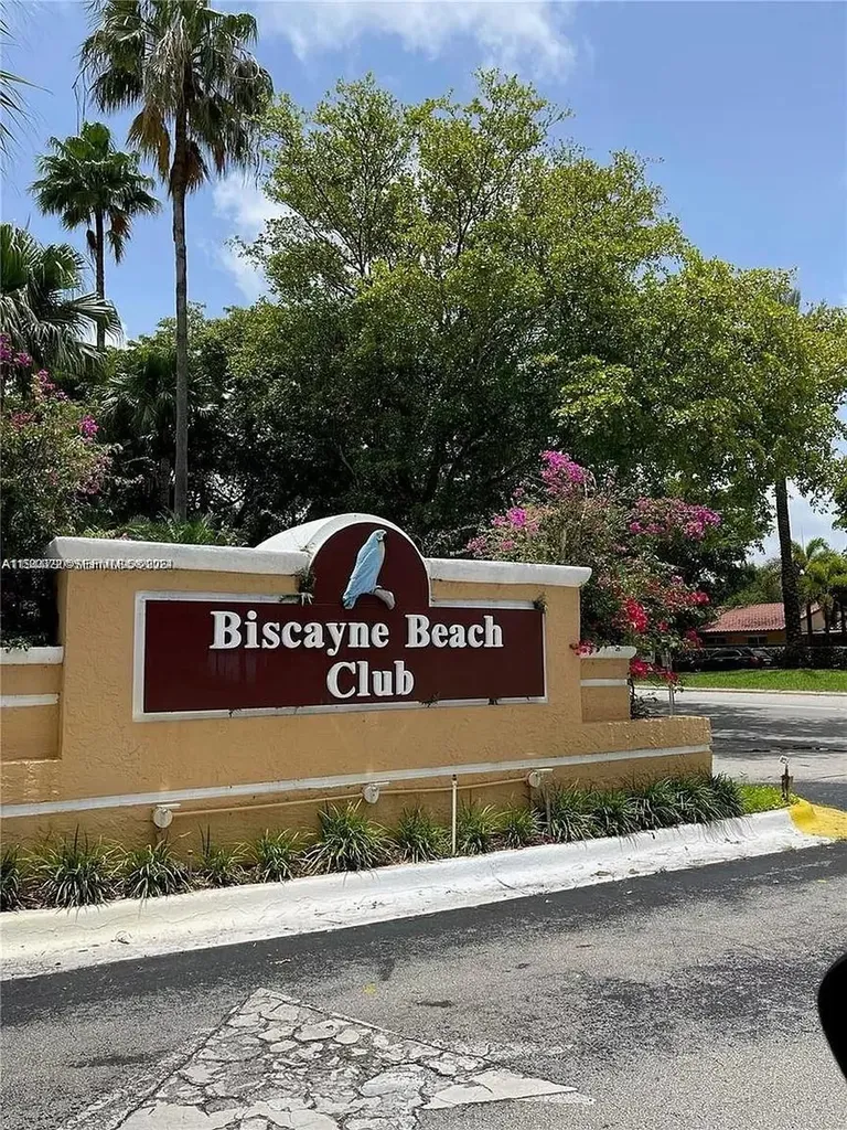 15581 SW 104th Terrace Miami FL 33196
