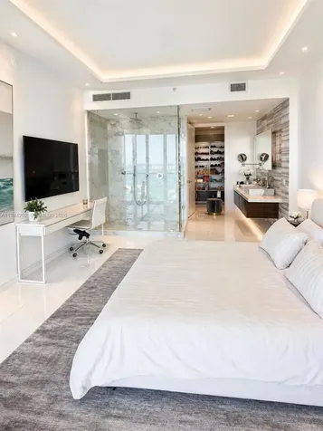 1100 Biscayne Boulevard Miami FL 33132