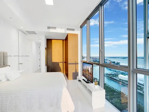 1100 Biscayne Boulevard Miami FL 33132