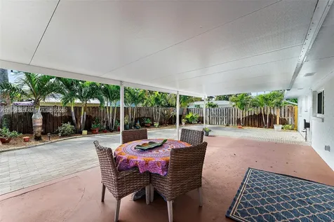 324 Tequesta Tequesta FL 33469