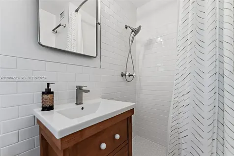 324 Tequesta Tequesta FL 33469