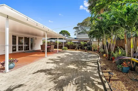 324 Tequesta Tequesta FL 33469