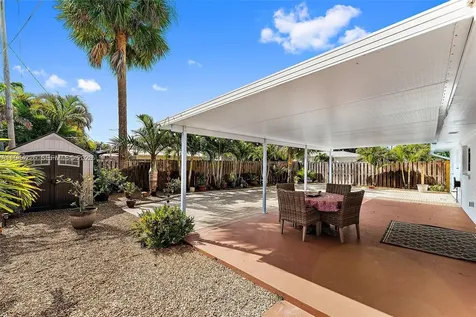 324 Tequesta Tequesta FL 33469