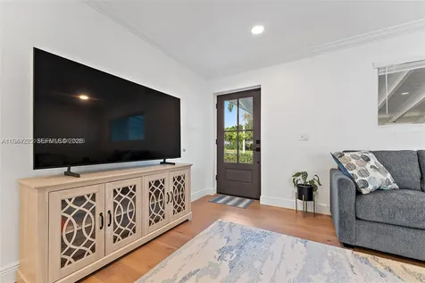 324 Tequesta Tequesta FL 33469
