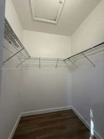 8922 W 35th Way Hialeah FL 33018
