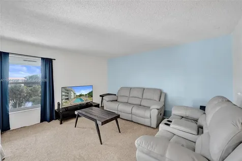 505 S Pine Island Road Plantation FL 33324
