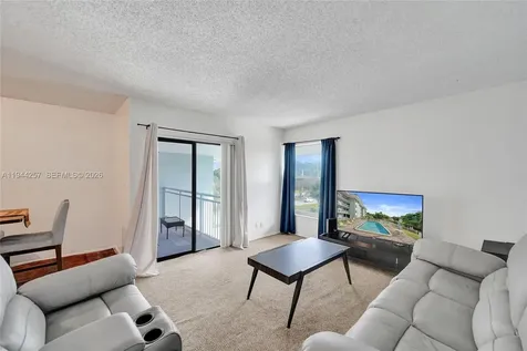 505 S Pine Island Road Plantation FL 33324