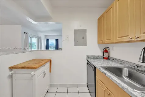 505 S Pine Island Road Plantation FL 33324
