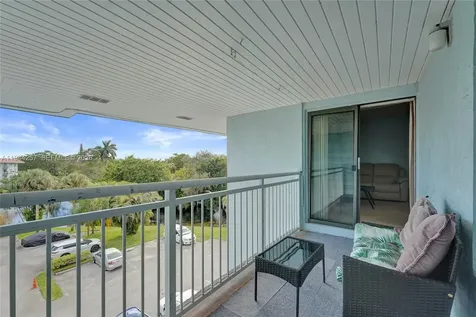 505 S Pine Island Road Plantation FL 33324