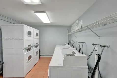 505 S Pine Island Road Plantation FL 33324