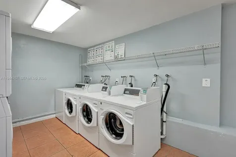 505 S Pine Island Road Plantation FL 33324