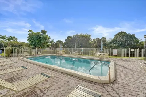 505 S Pine Island Road Plantation FL 33324