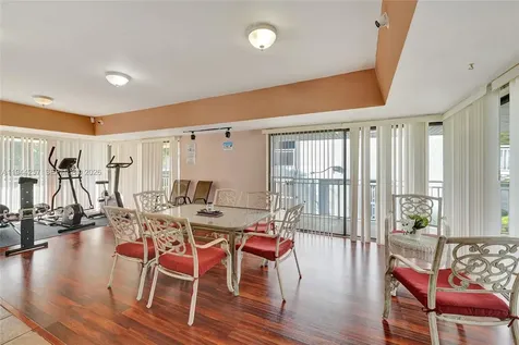 505 S Pine Island Road Plantation FL 33324