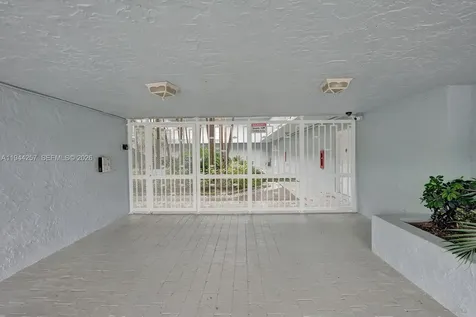 505 S Pine Island Road Plantation FL 33324