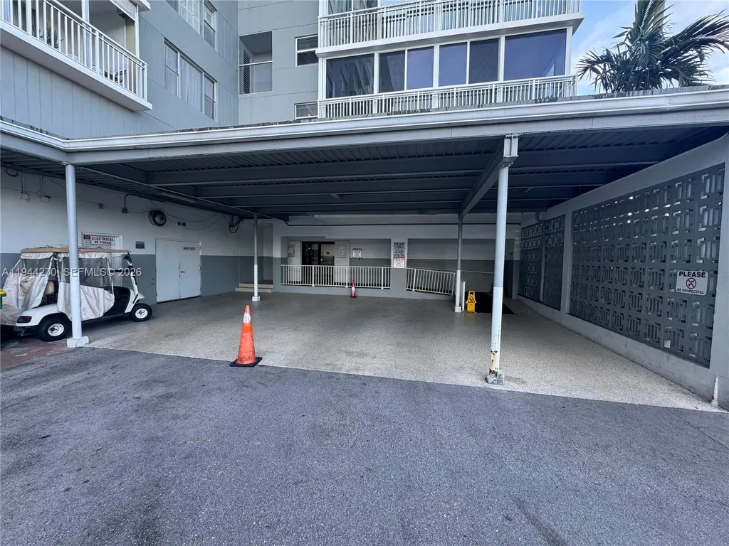 3800 Hillcrest Drive Hollywood FL 33021