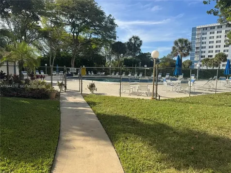 3800 Hillcrest Drive Hollywood FL 33021