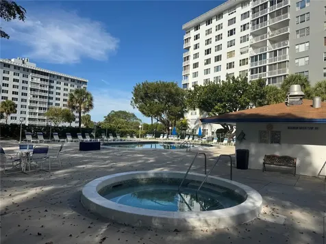 3800 Hillcrest Drive Hollywood FL 33021