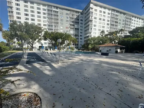 3800 Hillcrest Drive Hollywood FL 33021