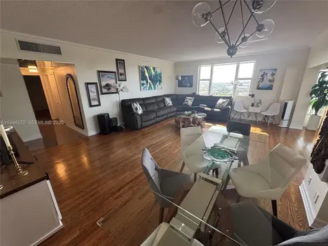 3800 Hillcrest Drive Hollywood FL 33021