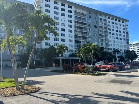 3800 Hillcrest Drive Hollywood FL 33021