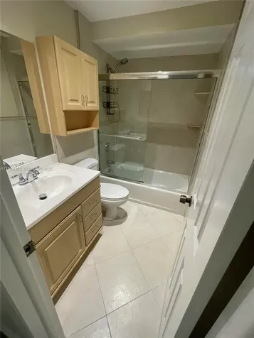 242 Wimbledon Lake Drive Plantation FL 33324