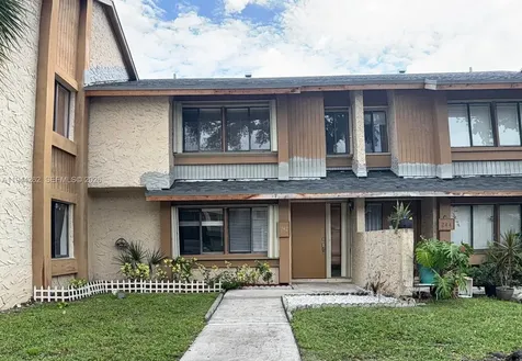 242 Wimbledon Lake Drive Plantation FL 33324