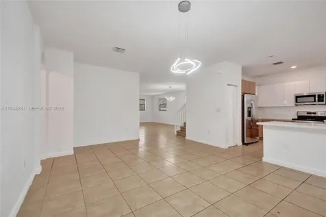 3504 W 94th Street Hialeah FL 33018