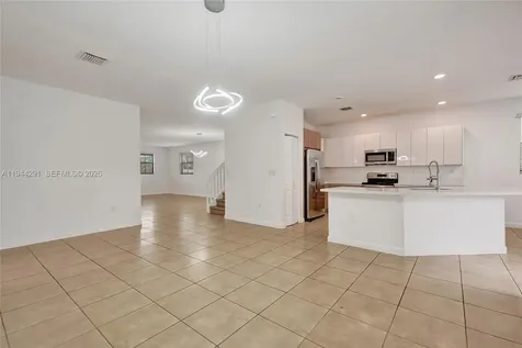 3504 W 94th Street Hialeah FL 33018