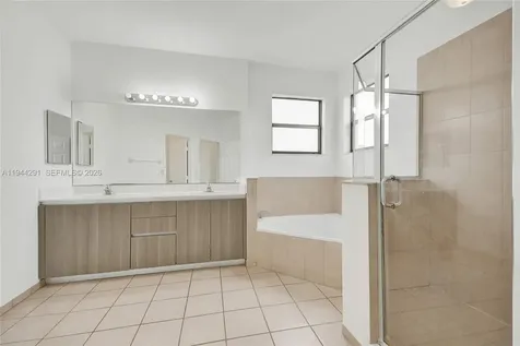 3504 W 94th Street Hialeah FL 33018
