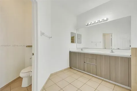 3504 W 94th Street Hialeah FL 33018