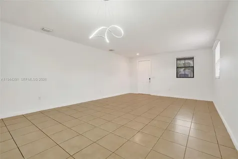 3504 W 94th Street Hialeah FL 33018