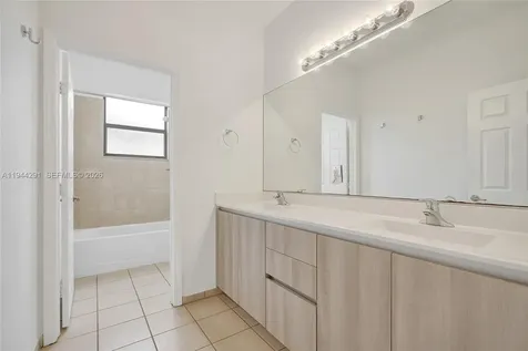 3504 W 94th Street Hialeah FL 33018