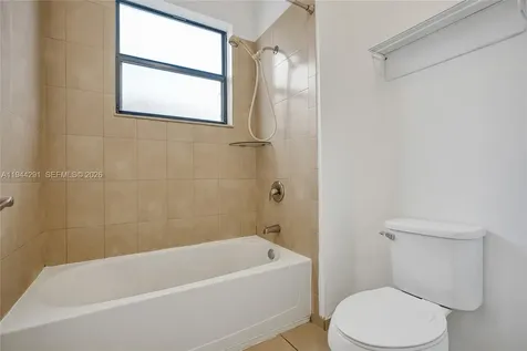 3504 W 94th Street Hialeah FL 33018