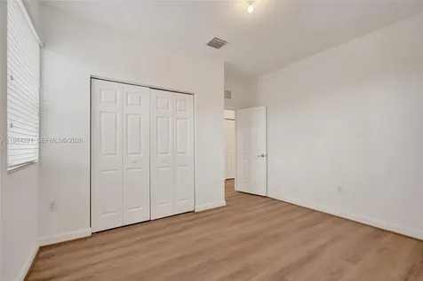 3504 W 94th Street Hialeah FL 33018