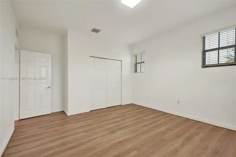 3504 W 94th Street Hialeah FL 33018