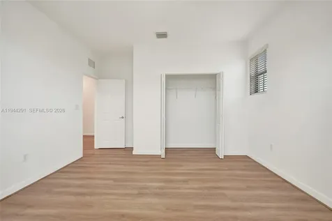 3504 W 94th Street Hialeah FL 33018