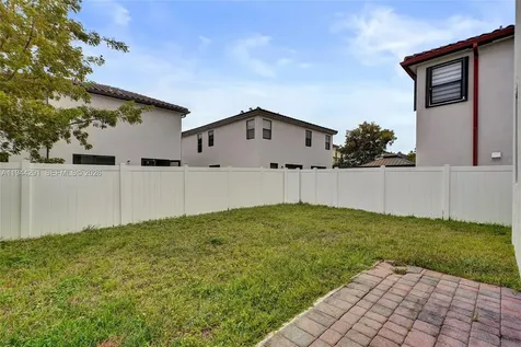 3504 W 94th Street Hialeah FL 33018