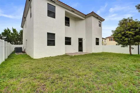 3504 W 94th Street Hialeah FL 33018