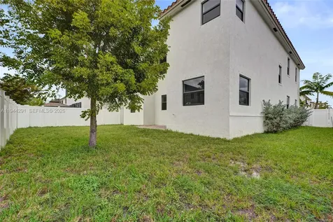 3504 W 94th Street Hialeah FL 33018