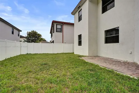 3504 W 94th Street Hialeah FL 33018