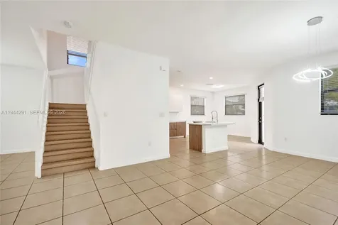 3504 W 94th Street Hialeah FL 33018